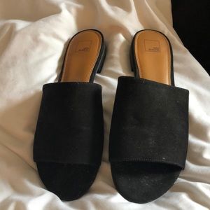 14th & Union black flat mules. Open toe.